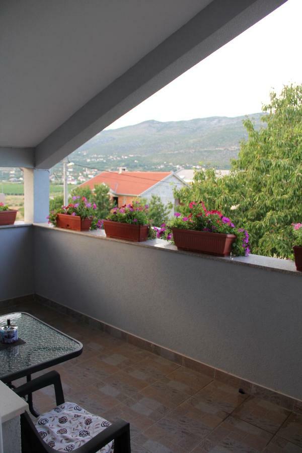 Holiday Home Flora Мостар Екстер'єр фото